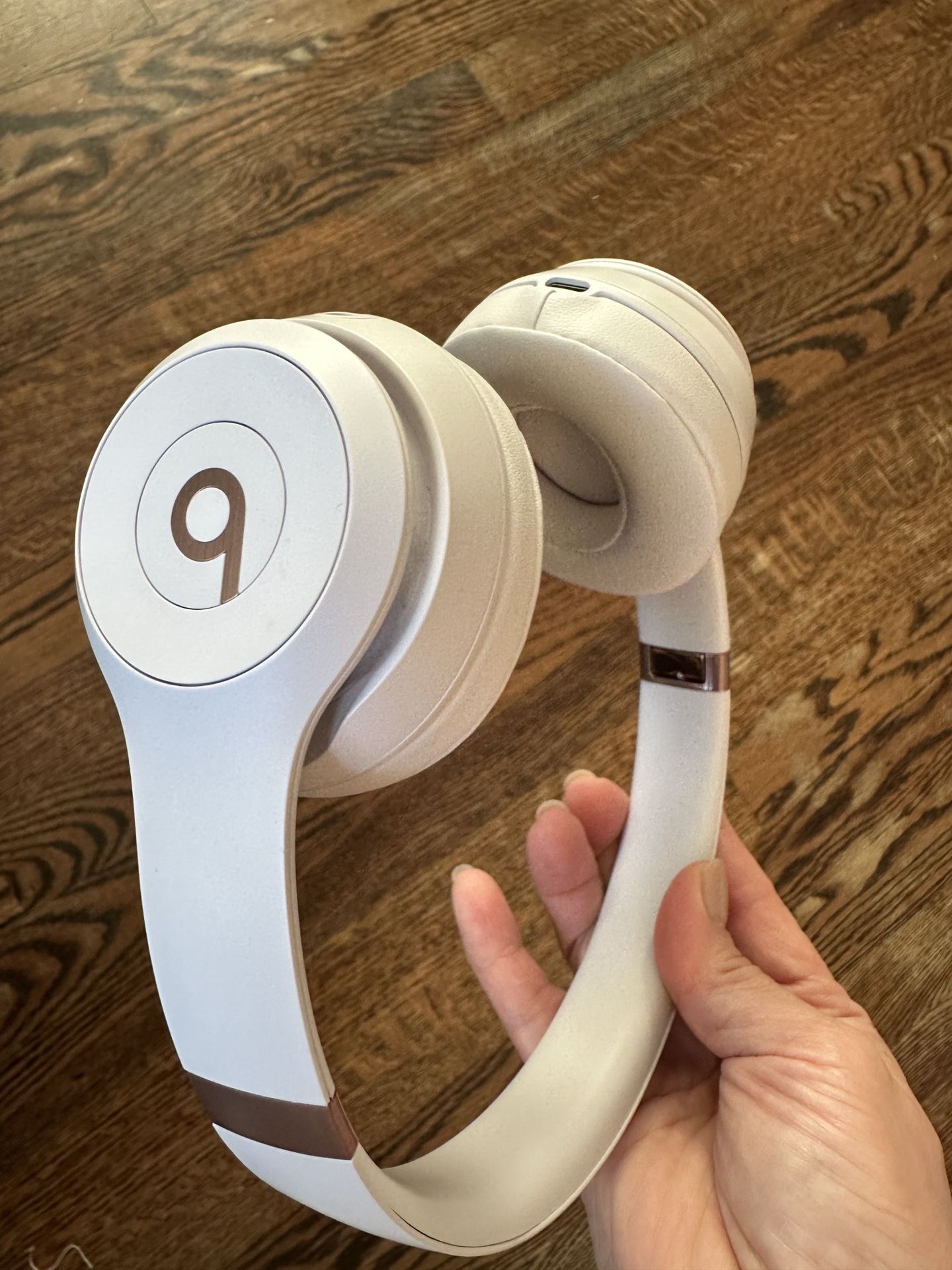 Beats wireless headphones solo 4