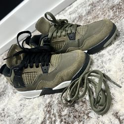 Jordan 4s