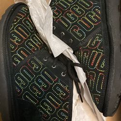Ugg Graphic Stitch