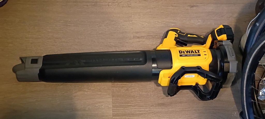 DEWALT HANDHELD BLOWER + BATTERY!!