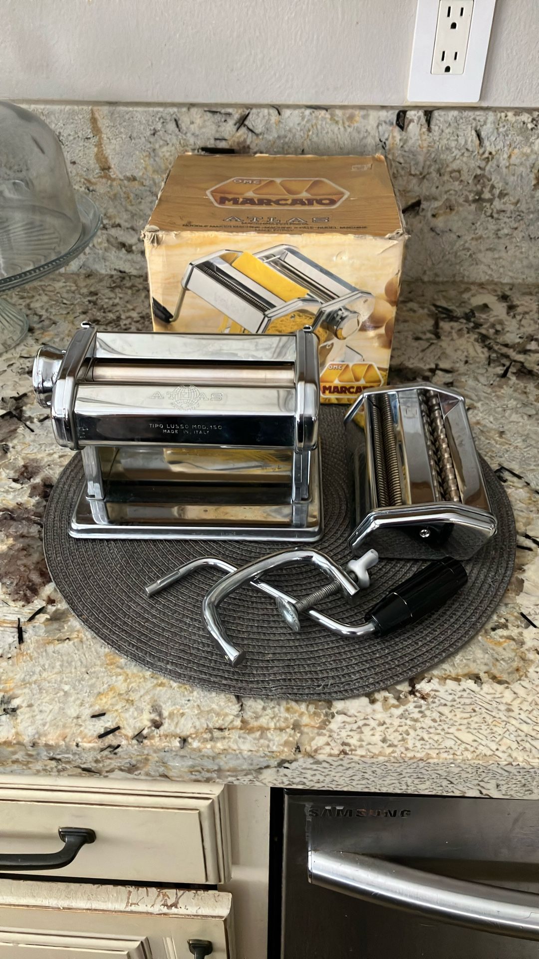 Marcato Atlas 150 Pasta Roller Make Ravioli Dough With Cutter