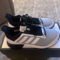 New Adidas Bounce Size 8.5