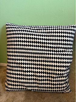 Squishy Checkered Pillow