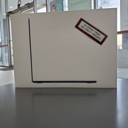 Apple MacBook Air M2 Laptop