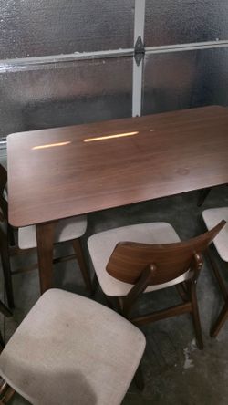 Table with 6 chairs