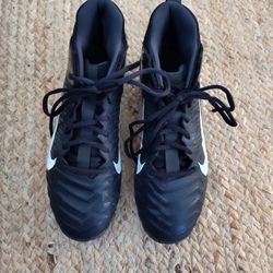 Cleats Boy's/Men's size 8