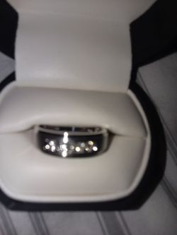 14 karat white gold and diamond ring