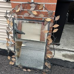 Mirror With Leaf Design 