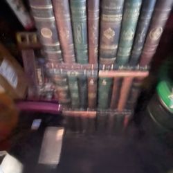 Cd/dvd Case , Looks Like A Book Shelf