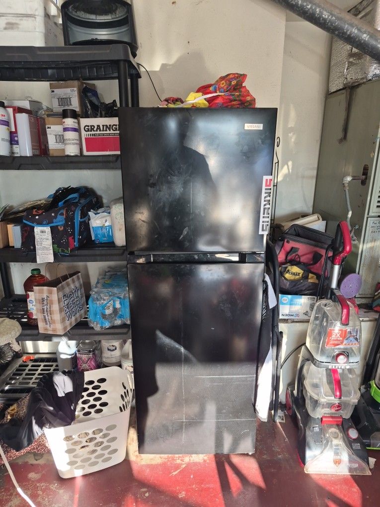 Visanni Apartment Style Fridge
