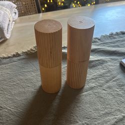 Crate & Barrel Salt Pepper Grinder