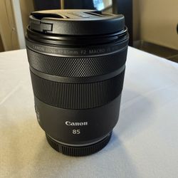 Canon - RF85mm F2 Macro IS STM Medium Telephoto Lens for EOS R-Series Cameras - 