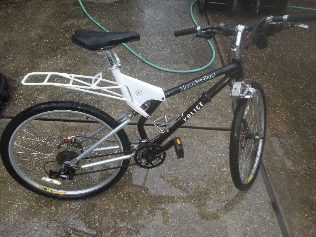 Mercedes Benz Tactical Police Bicycle Frame Med. 26 Wheels Bike Rack Read 10 for Sale in Spring TX OfferUp