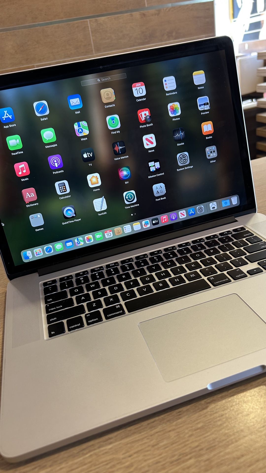 Apple MacBook Pro 15” Retina i7/16GB/500GB SSD $350