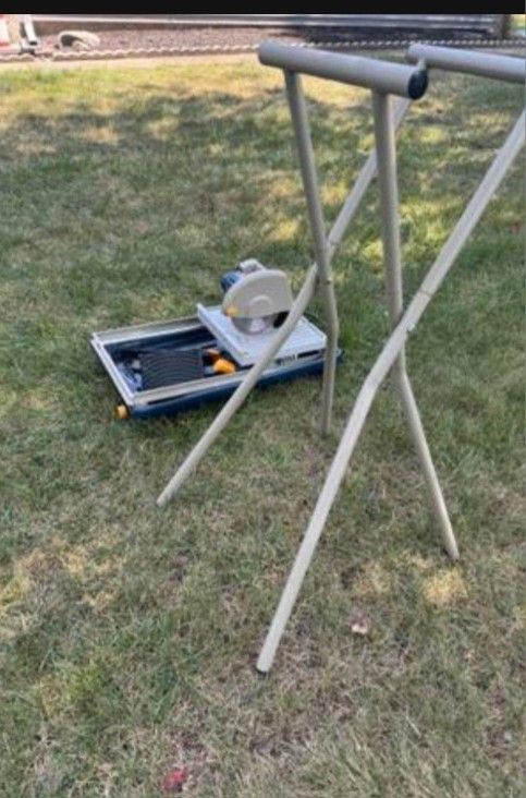 7in wet saw with stand n brand new water pump and almost new blade used few times cuts perfect