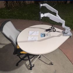 Human Scale Dual Monitor Holder 