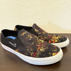 NIKE - SB Slip On Shoes - Like New!  Size 10.5