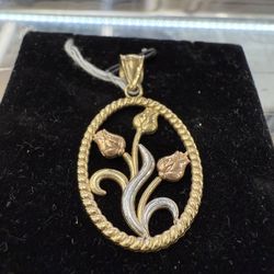 ROSE PENDANT 
