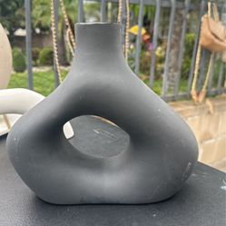 Small Black Donut Vase 