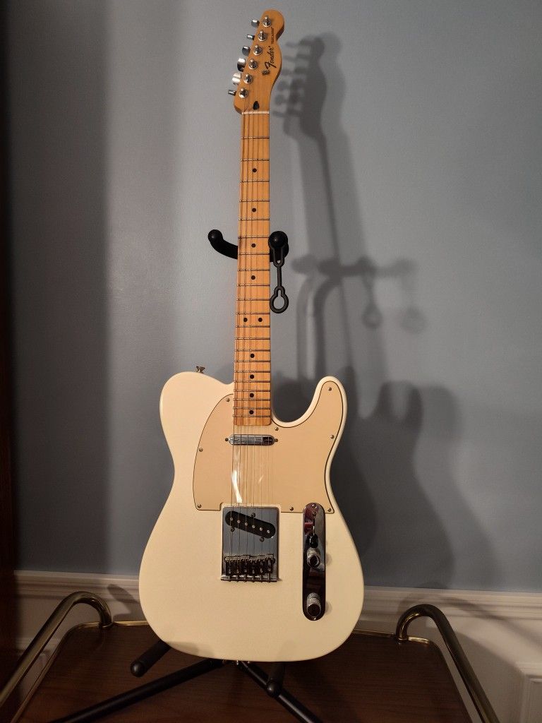 2011 Fender TELECASTER Guitar