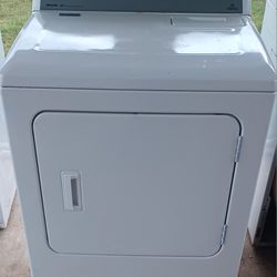 Maytag Electric Dryer.  FREE DELIVERY TO GROUND LEVEL ONLY 