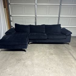 Modern Sectional Couch *Free Delivery* 