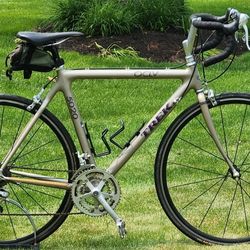 TREK 5020 FULL CARBON ROAD BIKE - 54.61CM ( 3×8) - TUNED