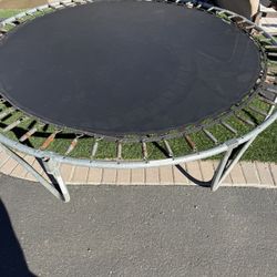 Trampoline 8 Ft Good Condition 