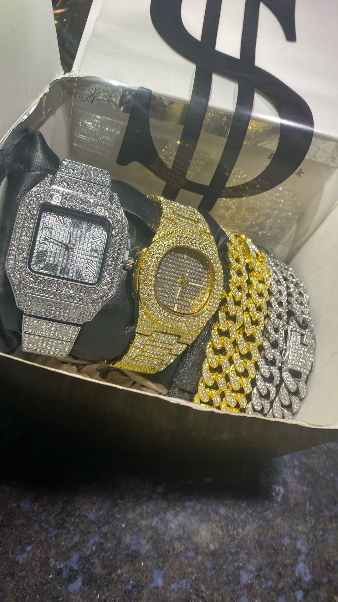 Package set of four pieces ice stones 22 inch and 26 inch chain