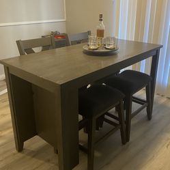 Dining Room Table and Chairs