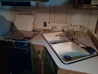 RV Chevy 1988 28ft with 454