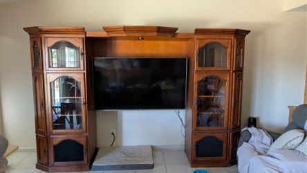 Entertainment center
