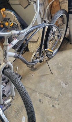 Schwinn Beach Cruiser