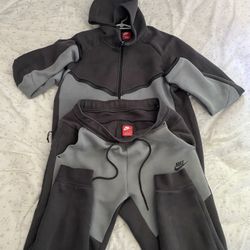 nike tech outfit (throw trades & prices)