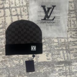 L V Beanie