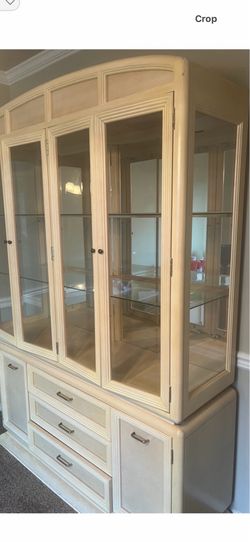 High Class China Cabinet