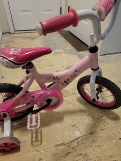 Girls Huffy Bike With Training Wheels 