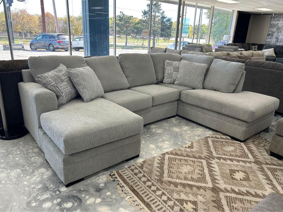 Section-a In Stock  And SofaaaAs Disponibles 