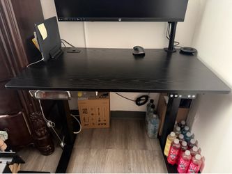 40" x 23.5" Black Electric Standing Desk (Sit-Stand)