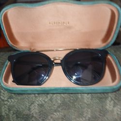 Gucci Sun Glasses /W Gucci Case