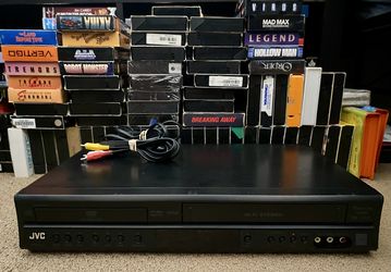 JVC  HR-XVC11 VHS/DVD COMBO PLAYER. No remote