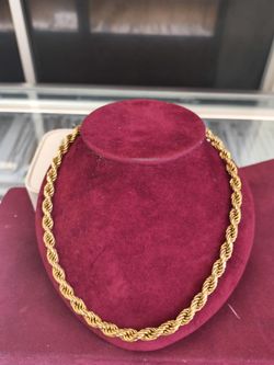 10kgold necklace 22.9 grams 22 Long layaway available 10% Dwon if you interested please make sure you ask for Maribel thank you