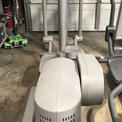 Life Fitness 95xi Elliptical Machine