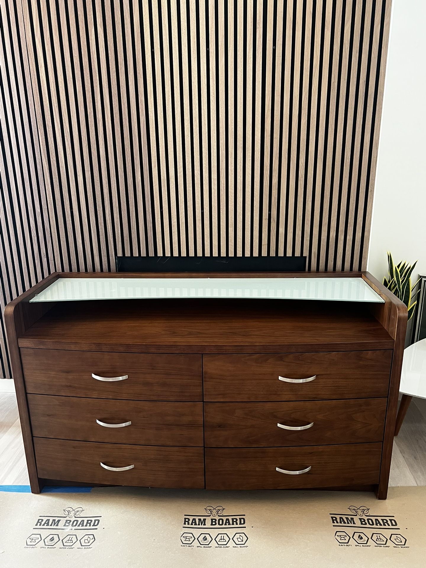 Beautiful dresser with Glass shelf