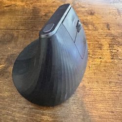Ergonomic Vertical Wireless Mouse (MX Vertical)