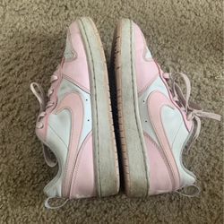 Nike low-top casual sneakers in youth 4.5Y / women’s 6 