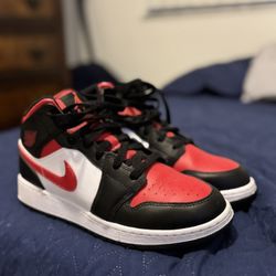 Jordan 1 Mid White Black Red (2022)