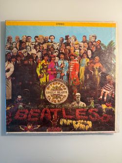 Sgt. Peppers Lonely Hearts Club Band - The Beatles