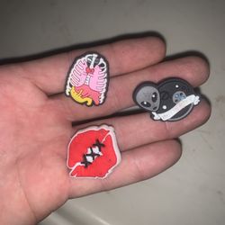 Lot Of 3 Croc Heart / Lips / Alien Charms 
