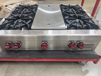 Wolf Gas Range & Electric Range Hood